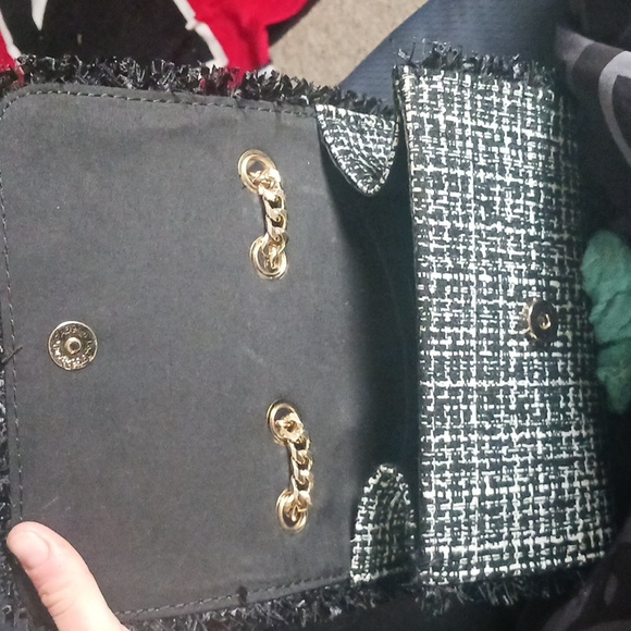 Shoulder pruse - Picture 2 of 2